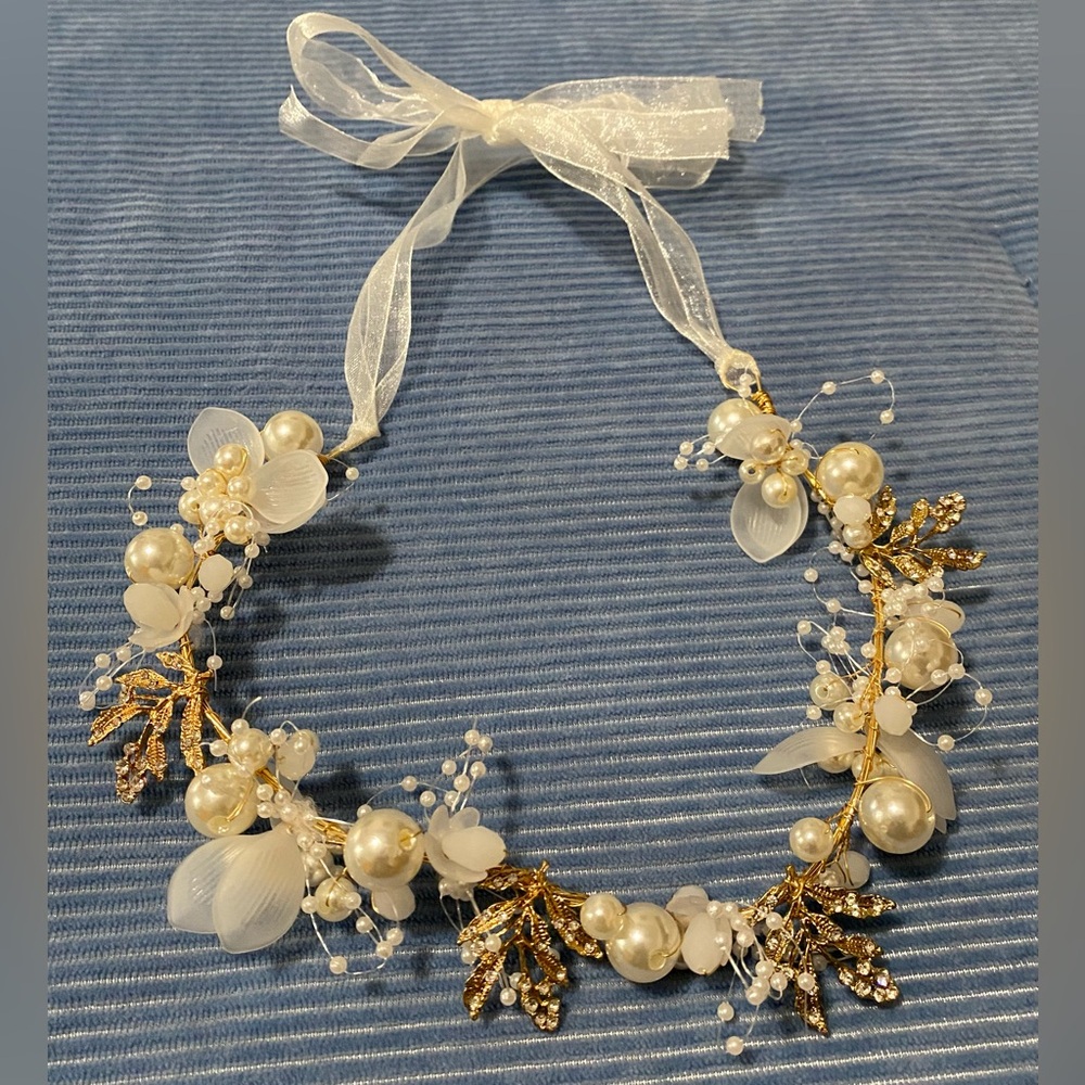 ✨Necklace &/or headpiece with ribbon, wire, and beads